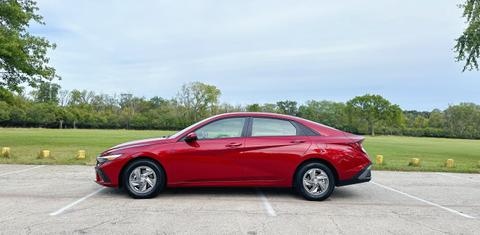 Hyundai Elantra 2024