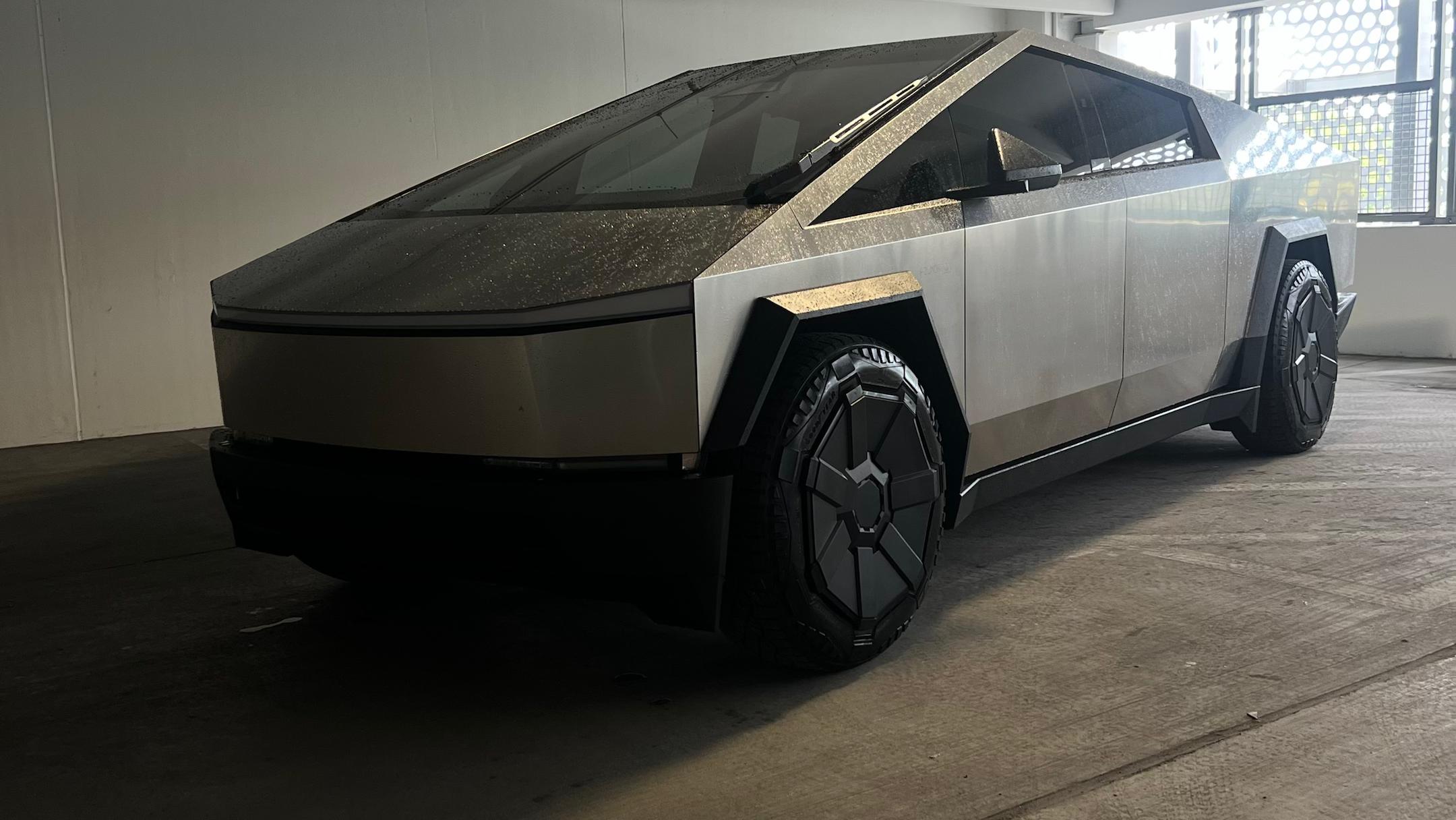 Tesla Cybertruck 2024 in 