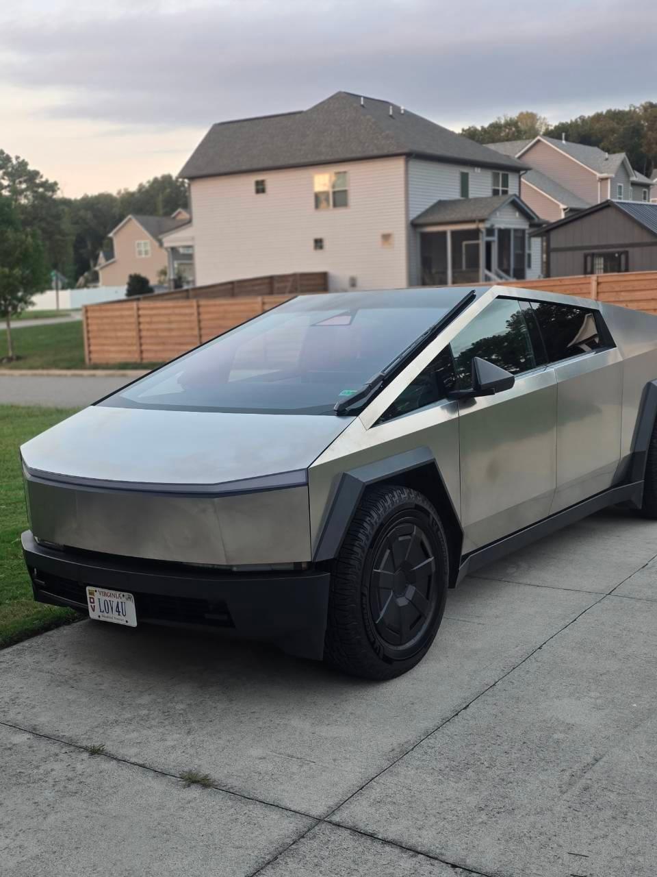 Tesla Cybertruck 2024 in Chester, VA