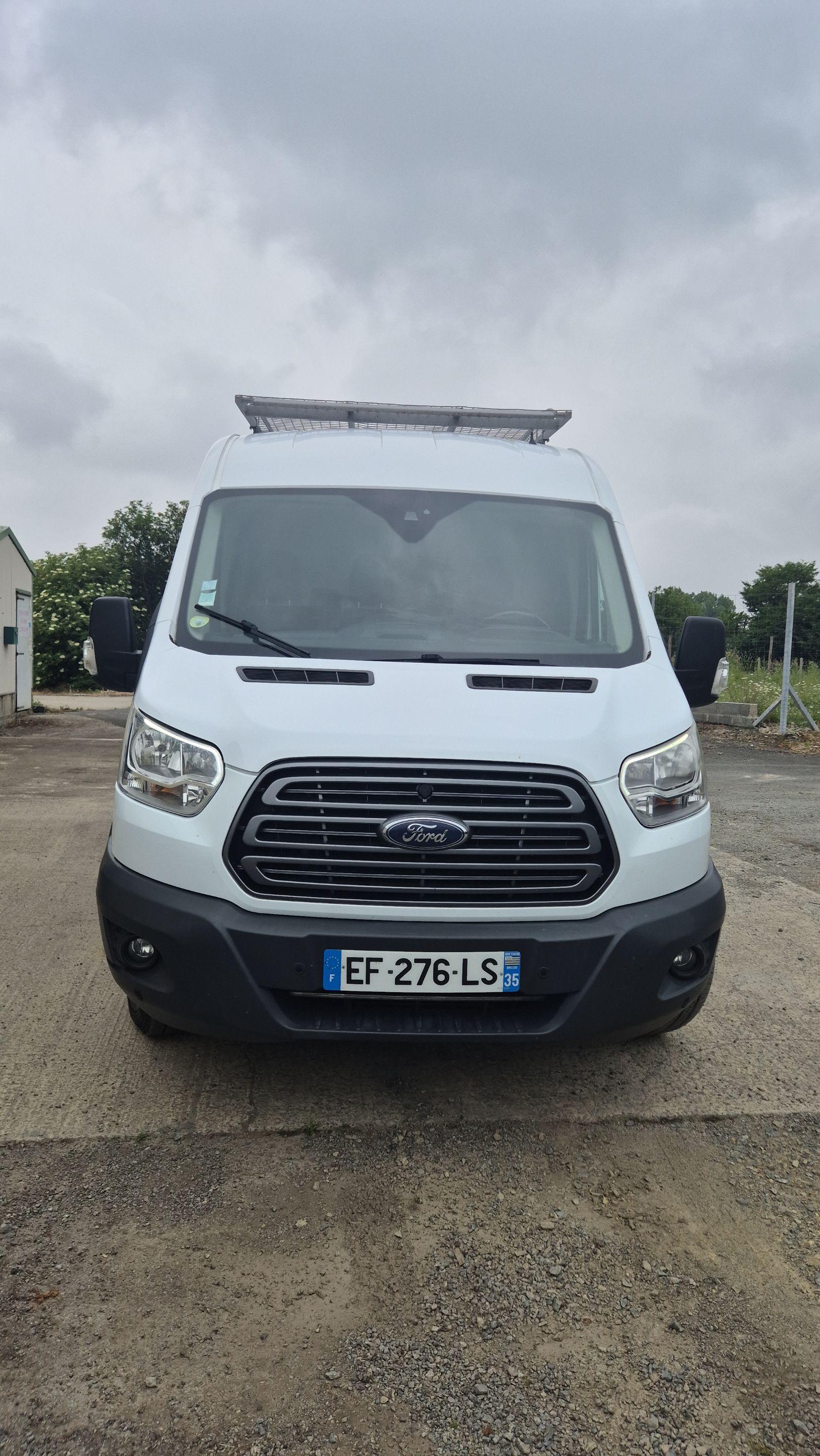 Ford TRANSIT 2016 à Châteaugiron