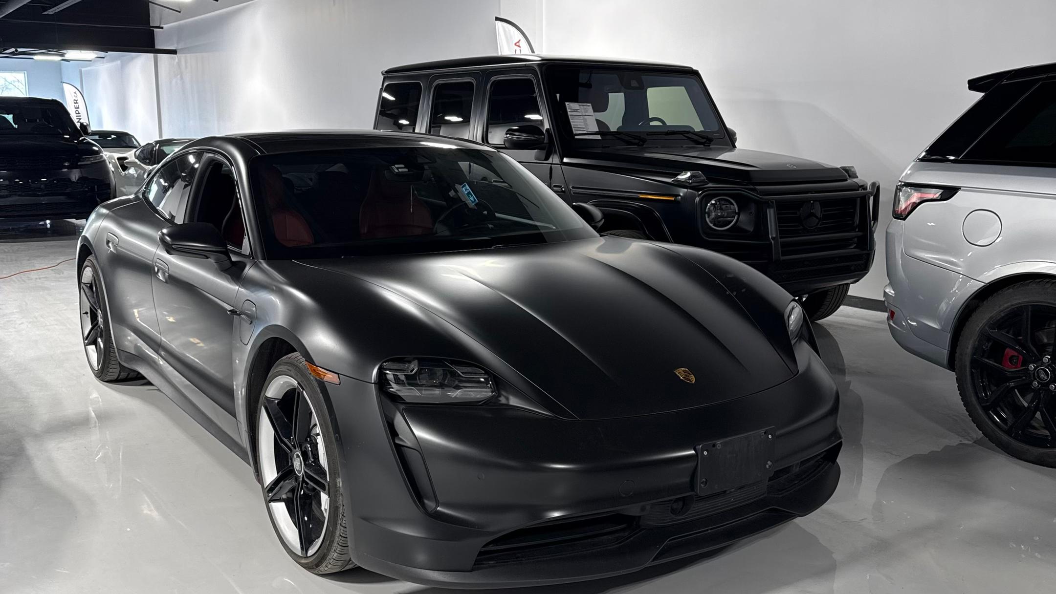 Porsche Taycan 2020 à Laval, QC
