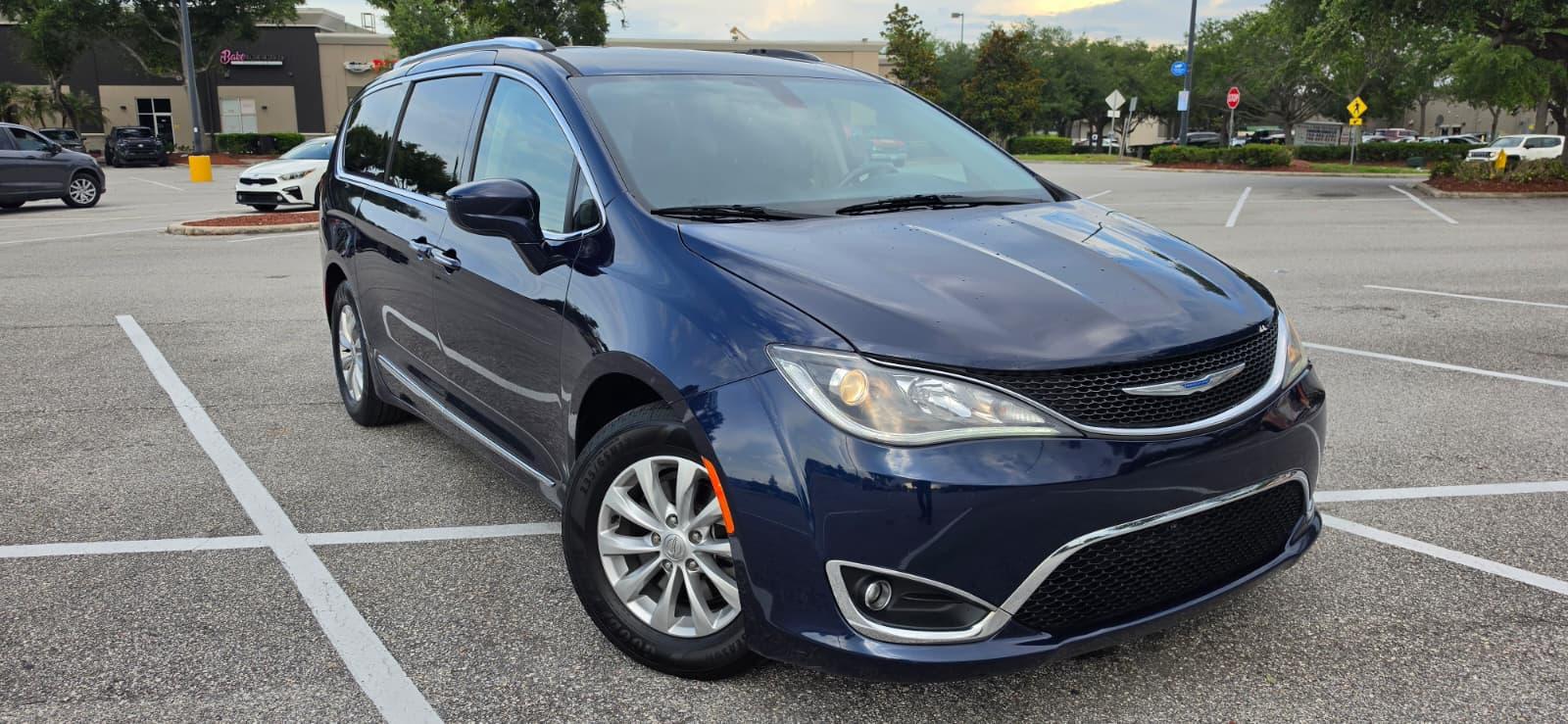Chrysler Pacifica 2018 in 