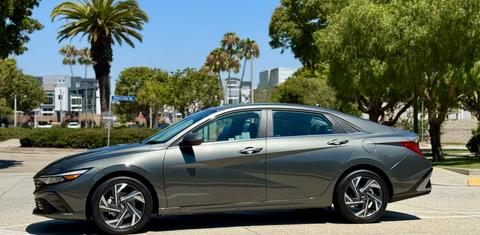 Hyundai Elantra 2025
