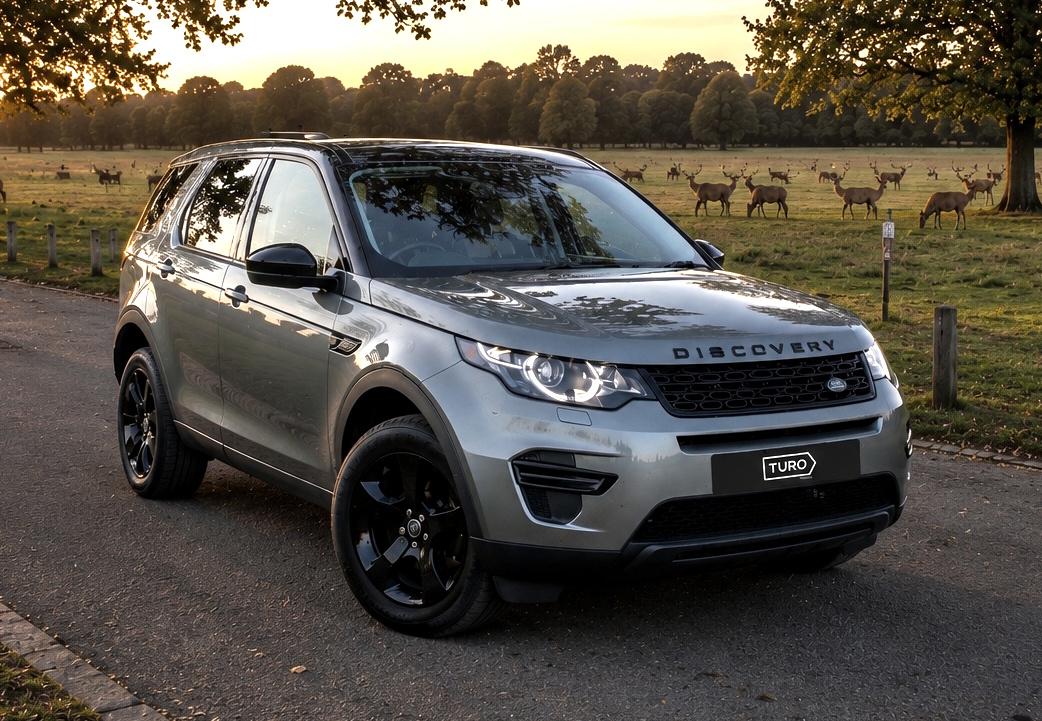 Land Rover Discovery Sport 2018 in Kew Gardens