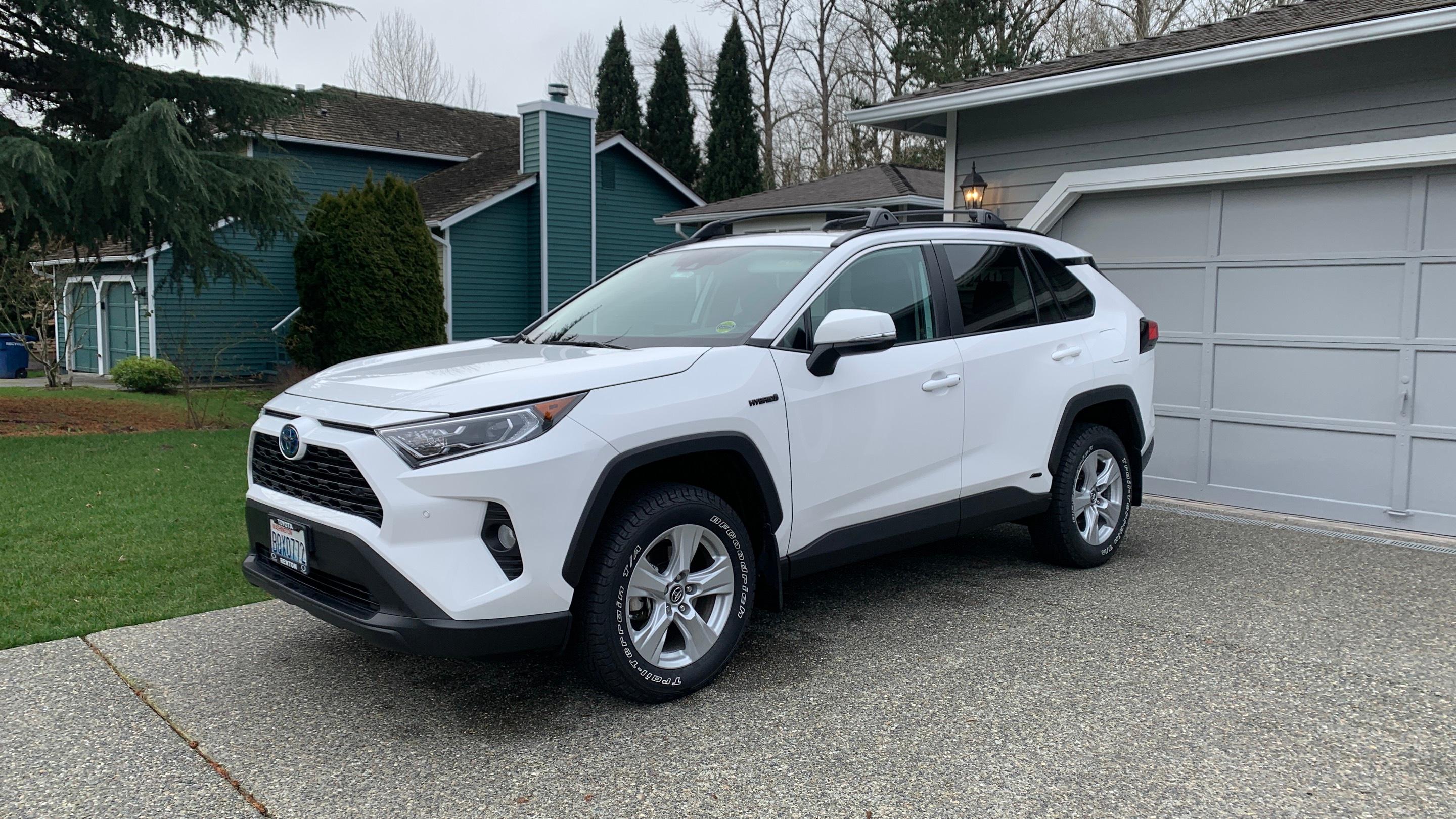 Toyota RAV4 Hybrid 2019 in Des Moines, WA