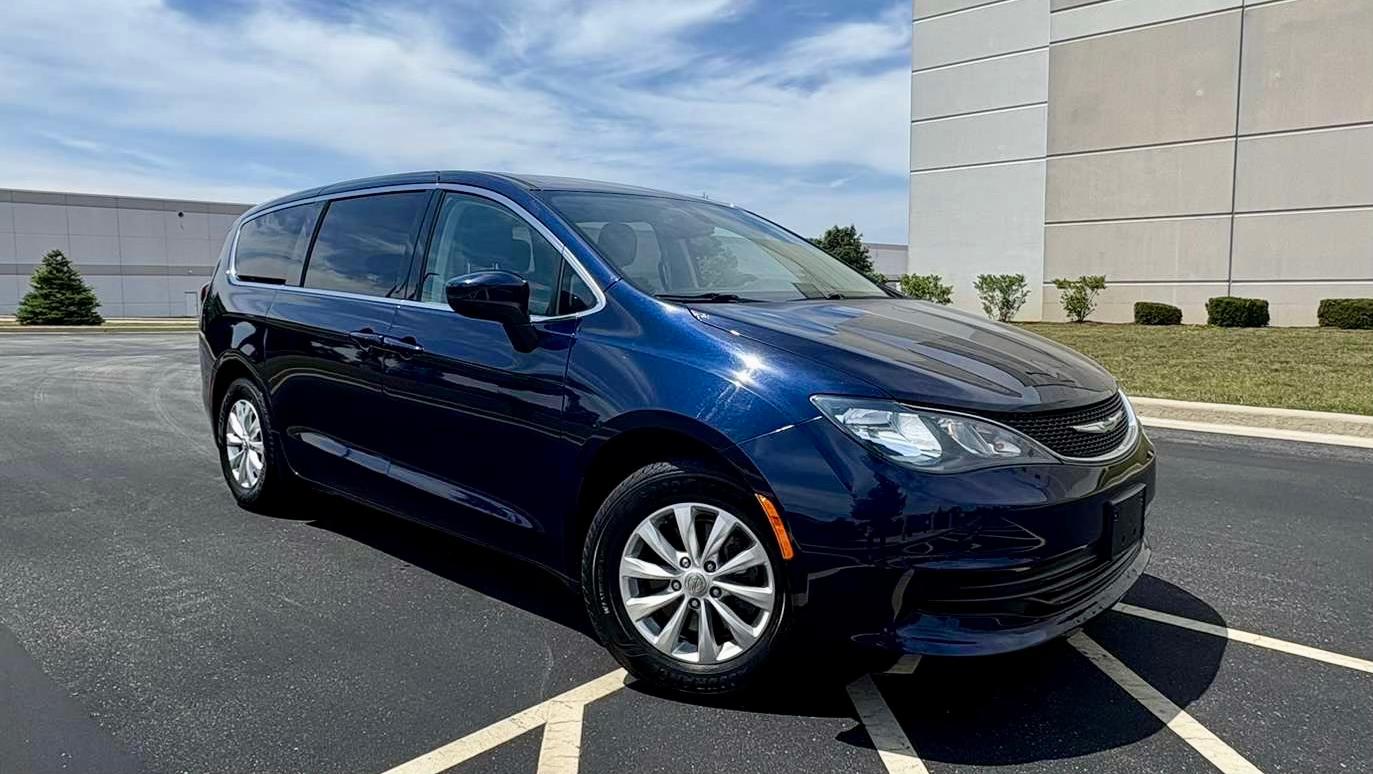 Chrysler Pacifica 2017 in Gurnee, IL
