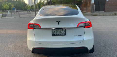 Tesla Model Y 2024