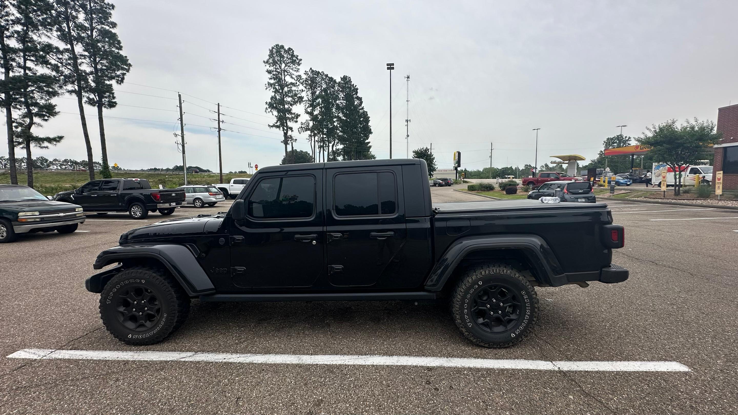 Jeep Gladiator 2023 in Bedford, TX