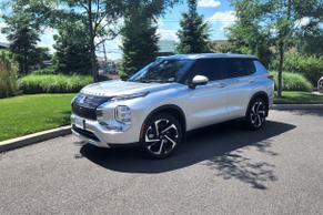 Mitsubishi Outlander 2024 in Jersey City