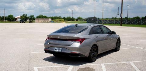 Hyundai Elantra 2023