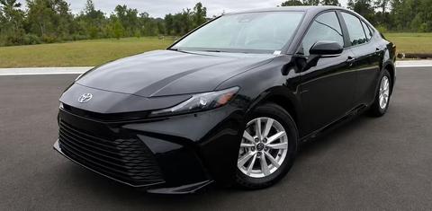 Toyota Camry Hybrid 2026