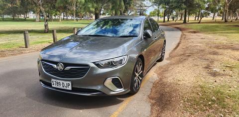 Holden COMMODORE 2018
