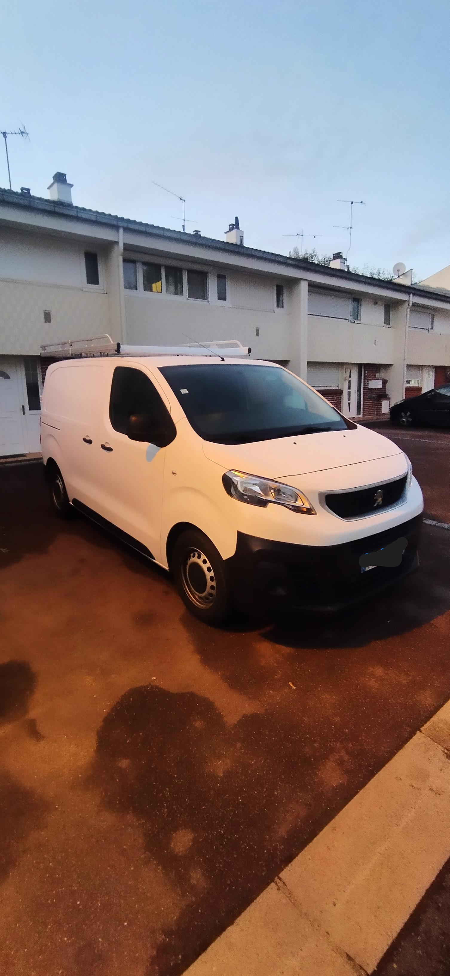 Peugeot EXPERT 2019 à Louvres