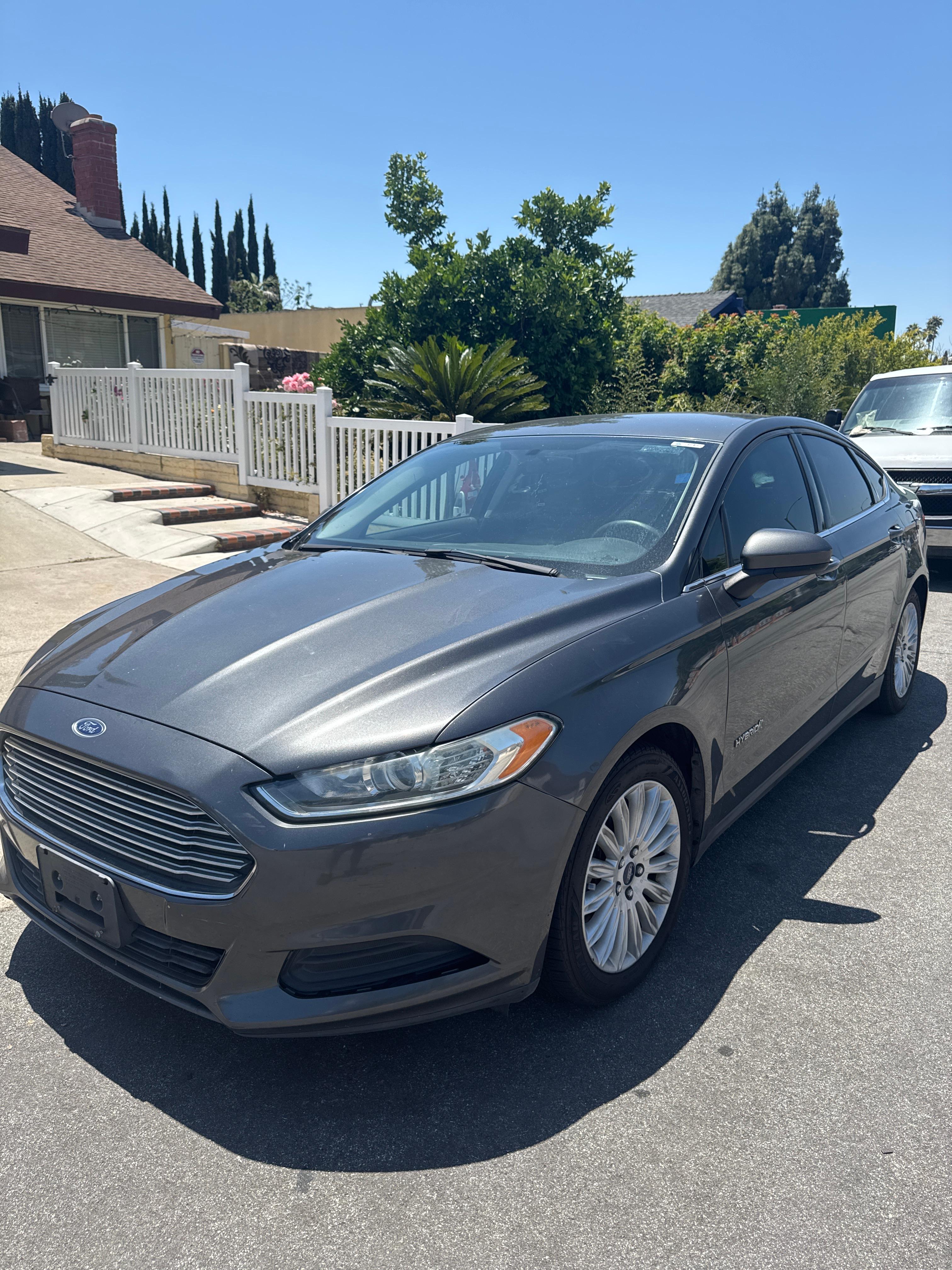 Ford Fusion Hybrid 2015 in 