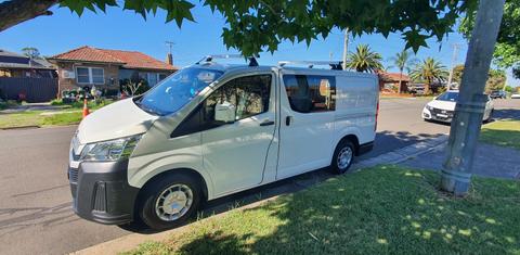 Toyota HIACE 2021