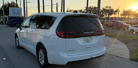 Chrysler Pacifica 2024