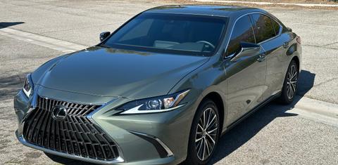 Lexus ES 2025