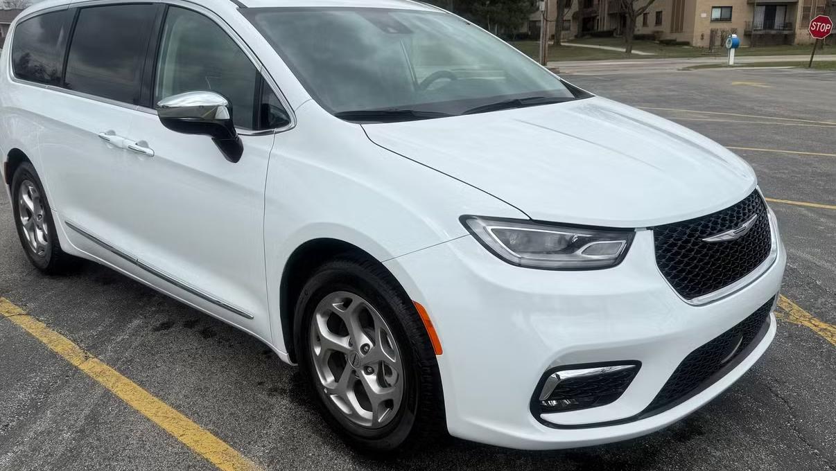 Chrysler Pacifica 2023 in Norridge, IL