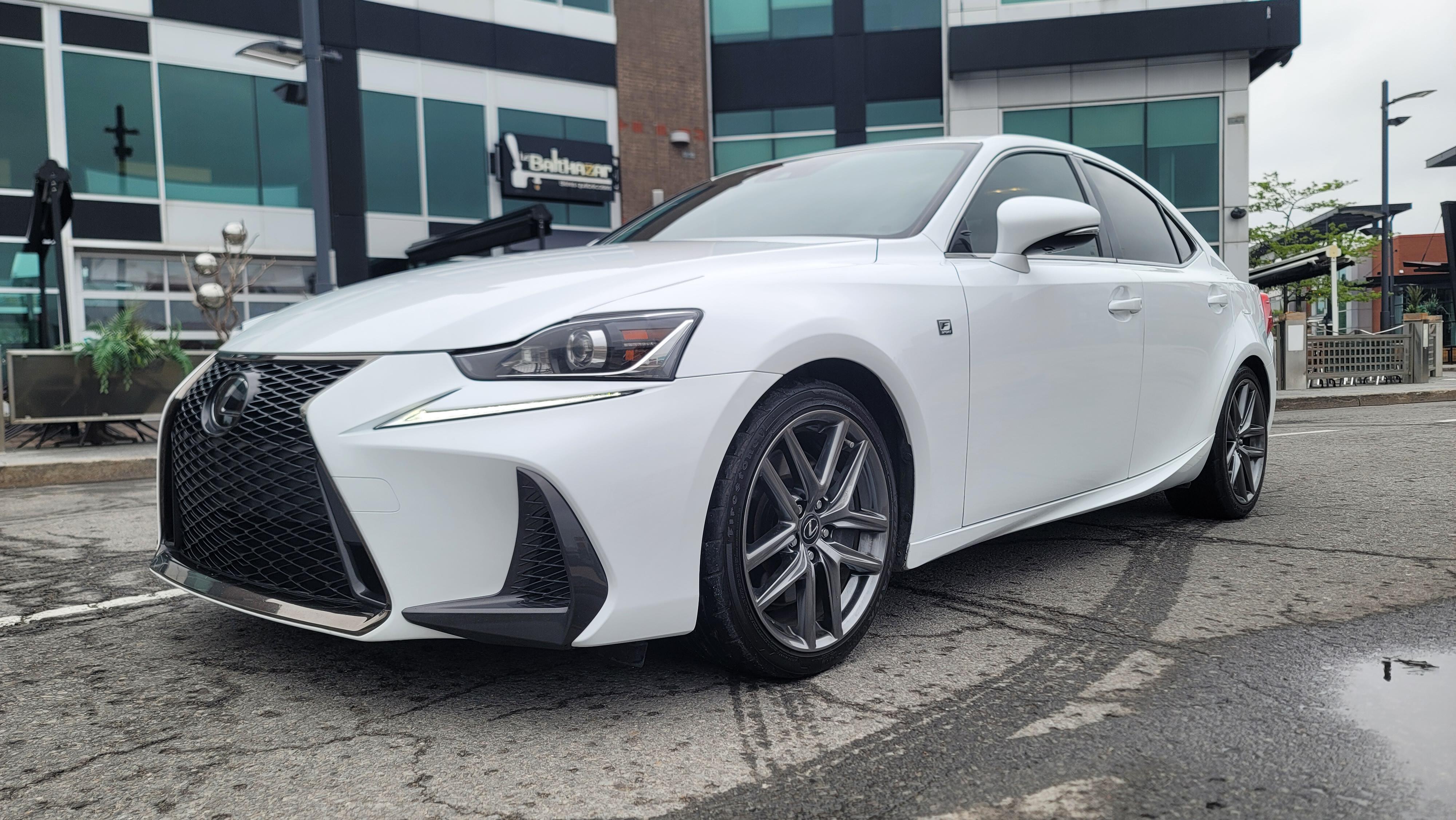 Lexus IS 2017 à Laval, QC