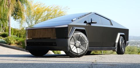 Tesla Cybertruck 2025