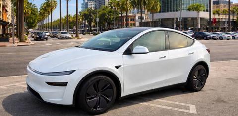 Tesla Model Y 2026