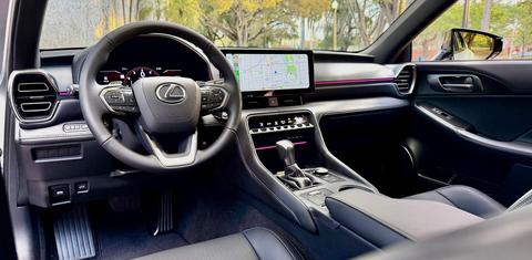Lexus IS 2026