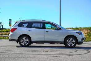 Nissan Pathfinder car