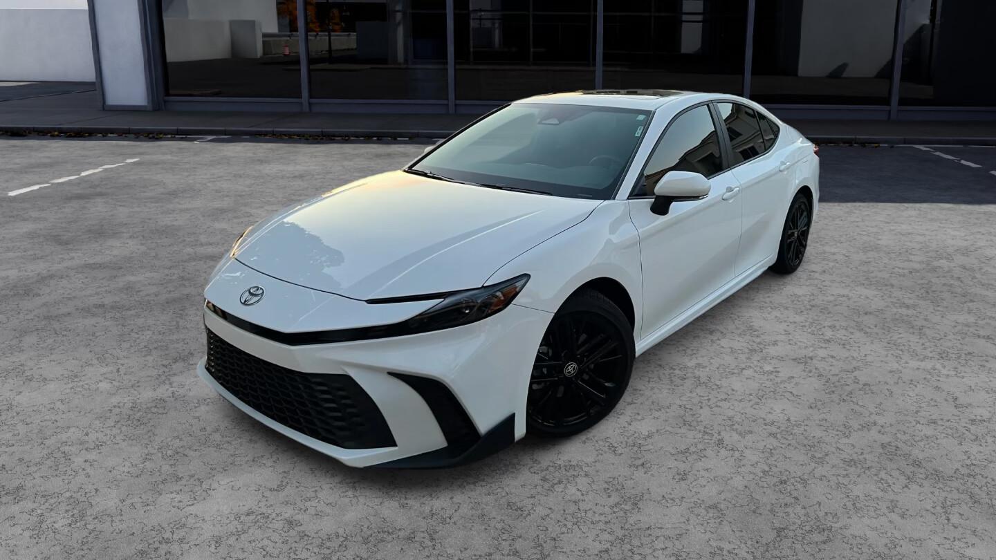 Toyota Camry Hybrid 2025 in Glendale, AZ
