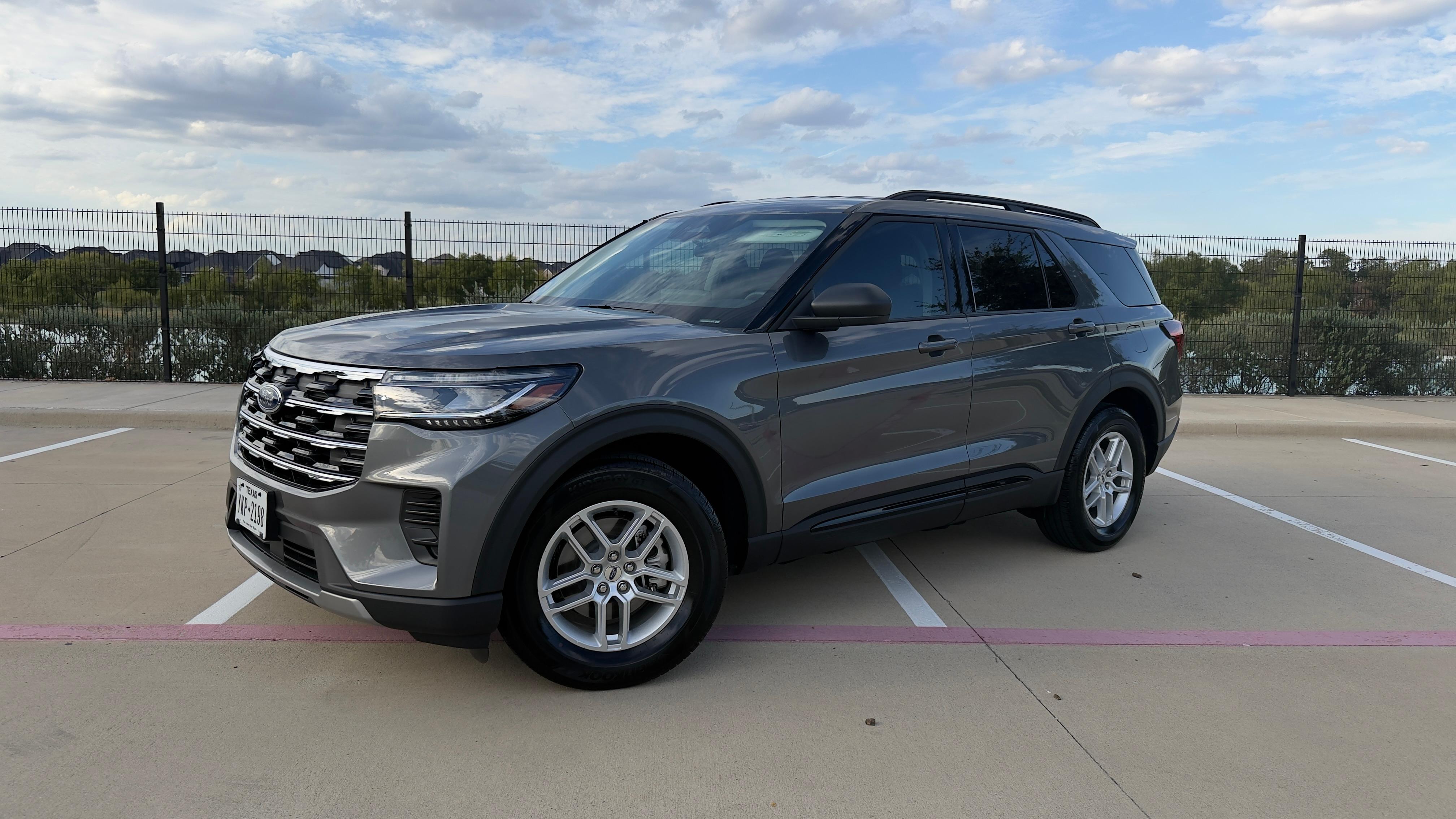 Ford Explorer 2026 in Irving, TX