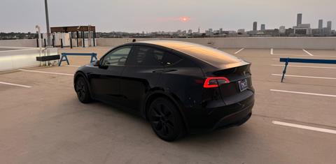 Tesla Model Y 2025
