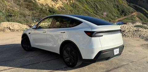 Tesla Model Y 2026