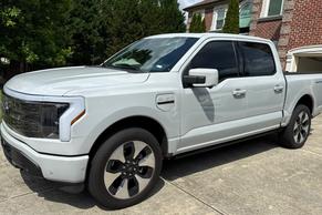Ford F-150 Lightning 2023 in Stonecrest