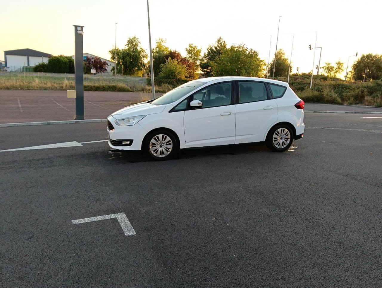 Ford C-MAX 2015 à Dole
