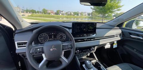 Mitsubishi Outlander 2025