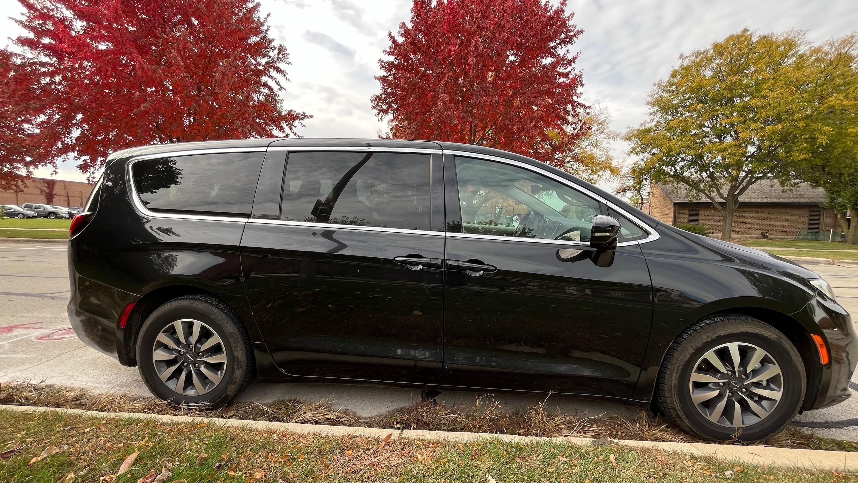 Chrysler Pacifica 2022 in Chicago, IL