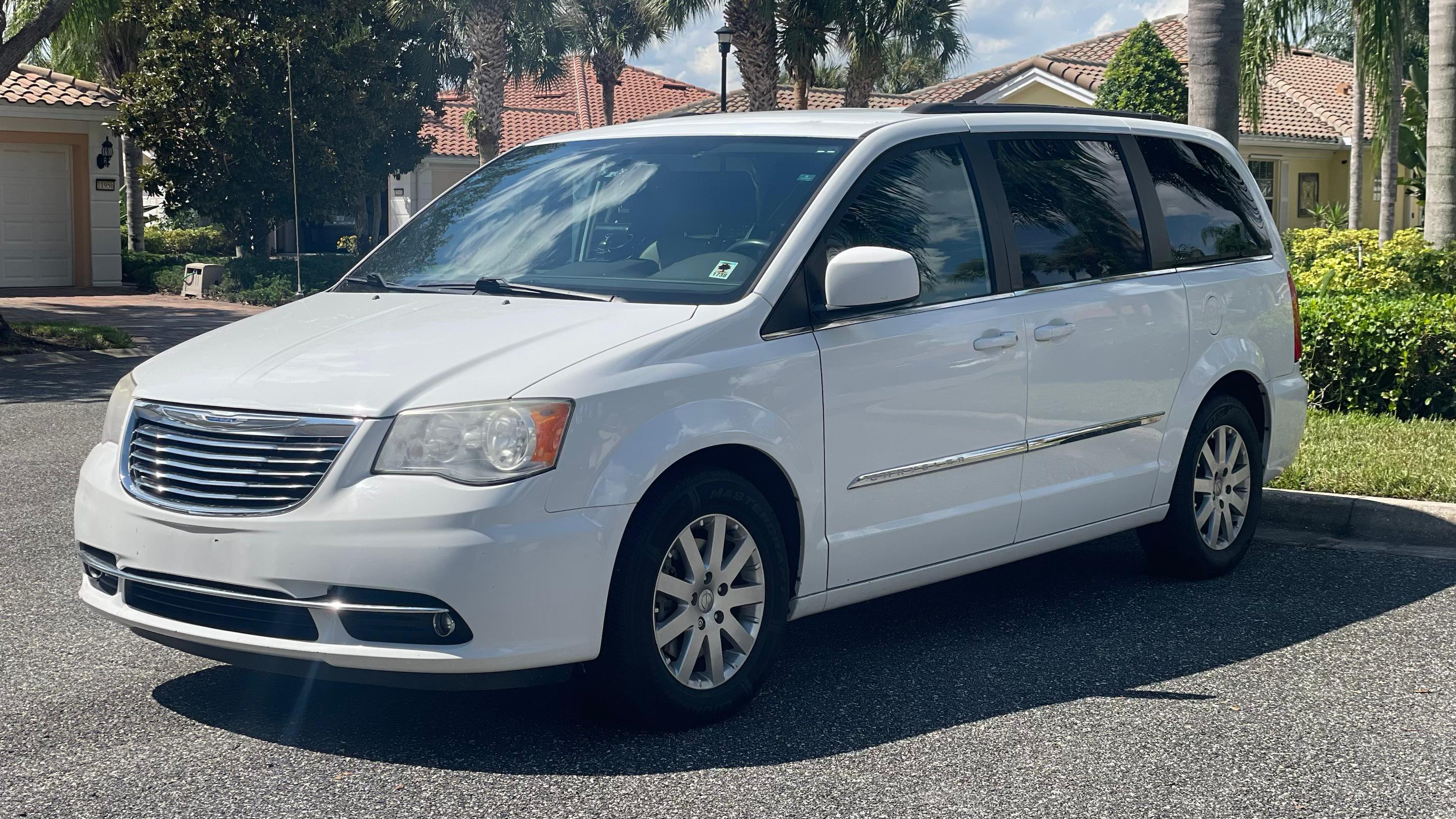 Chrysler Town & Country 2014 in 