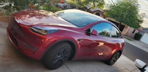 Tesla Model Y 2025