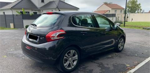 Peugeot 208 2012