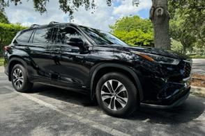 Toyota Highlander car