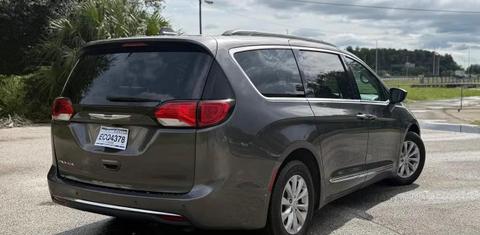 Chrysler Pacifica 2017