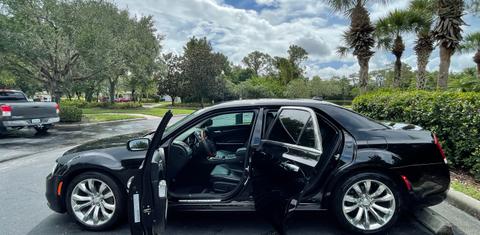 Chrysler 300 2019