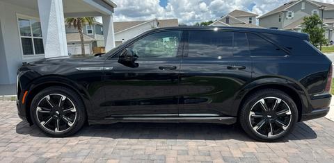 Cadillac Escalade IQ 2025