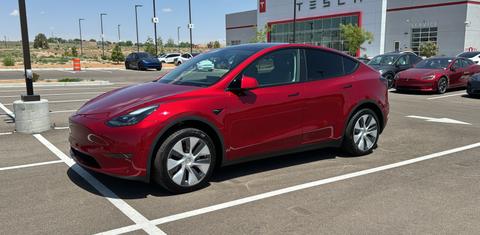 Tesla Model Y 2024