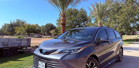 Toyota Sienna 2025