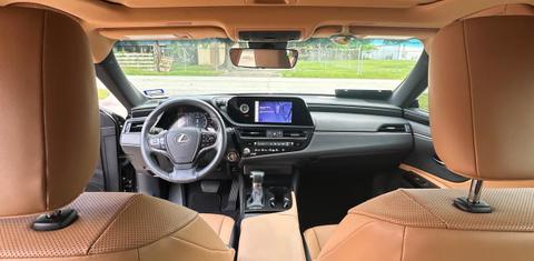 Lexus ES 2023