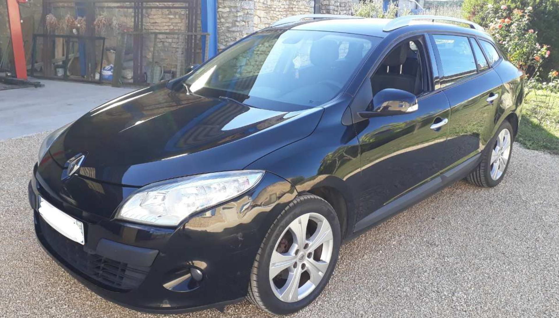 Renault MEGANE III ESTATE 2011 à Buxerolles