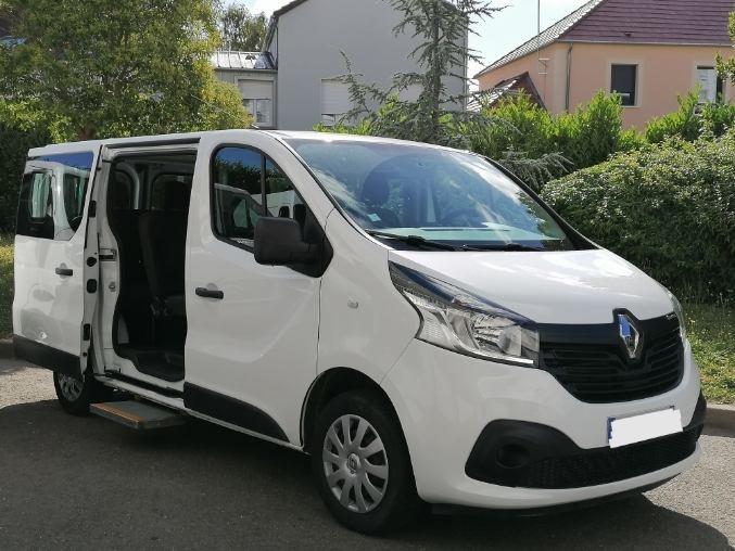 Renault TRAFIC III 2015 à Bois-d'Arcy
