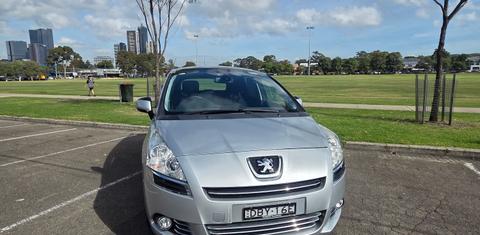 Peugeot 5008 2015