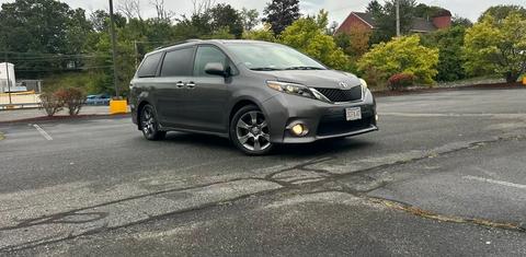Toyota Sienna 2016