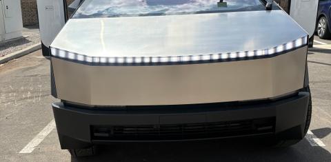 Tesla Cybertruck 2026